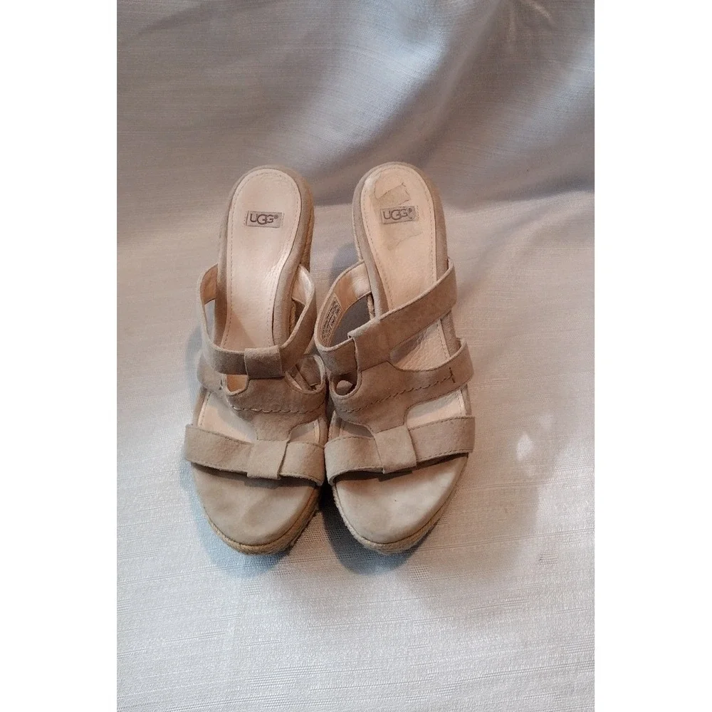 UGG stylish espadrille